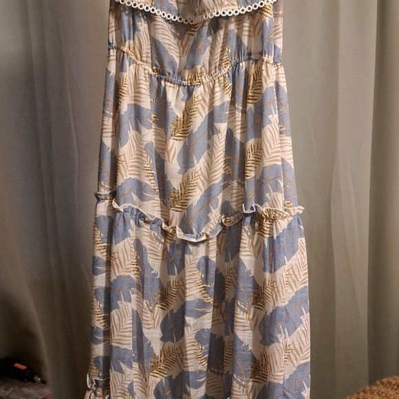 Dress - Picture 1 of 3